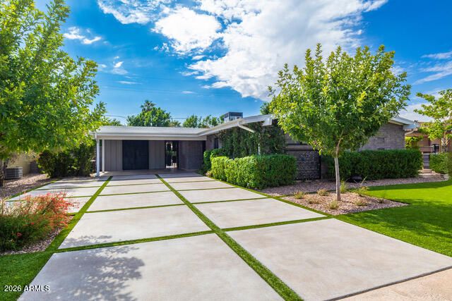 6845 E EARLL Drive, Scottsdale, AZ 85251