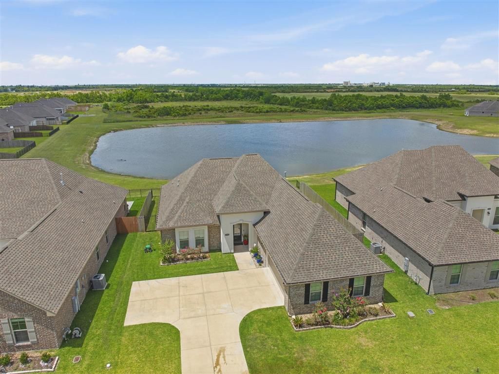 3345 Lake Crest Drive, Lake Charles, LA 70607