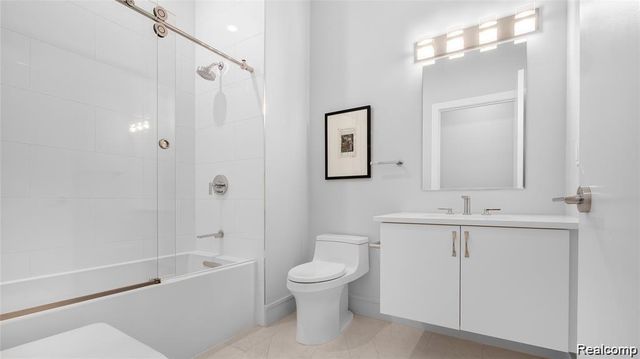 856 N Old Woodward, Birmingham, MI 48009