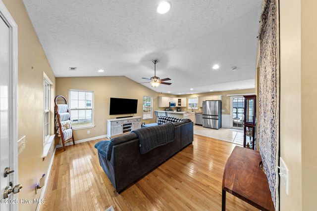 371 Pine Lake Road, Southport, NC 28461