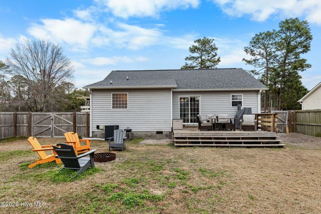 371 Pine Lake Road, Southport, NC 28461