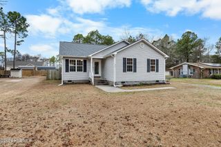 371 Pine Lake Road, Southport, NC 28461