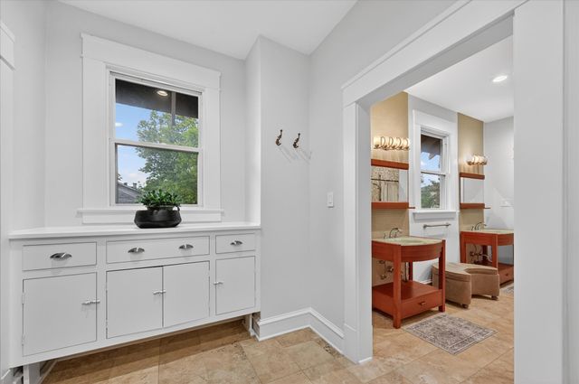 802 Haines Avenue, Dallas, TX 75208