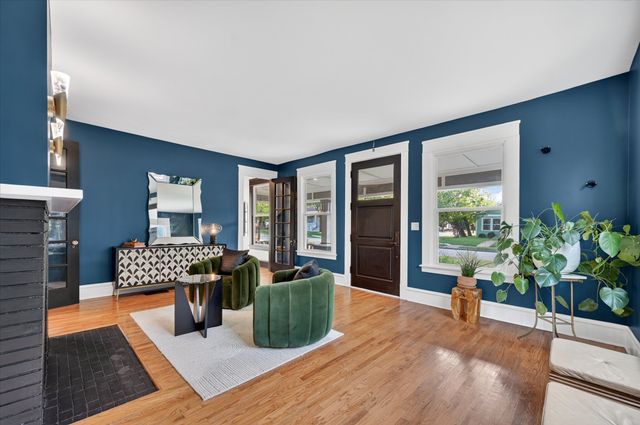 802 Haines Avenue, Dallas, TX 75208