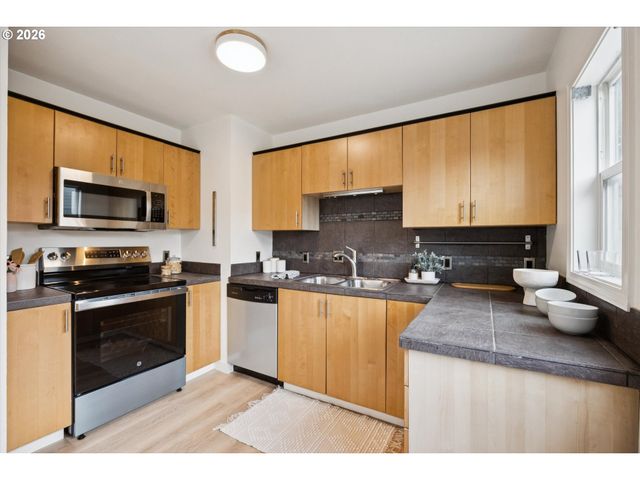 7215 Ne 10TH Ave, Portland, OR 97211