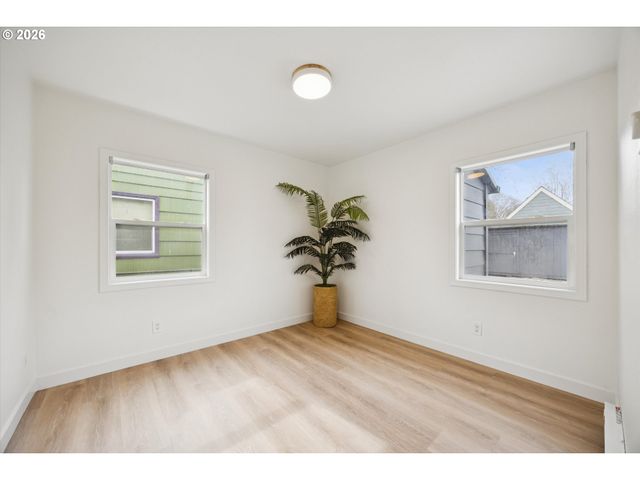 7215 Ne 10TH Ave, Portland, OR 97211