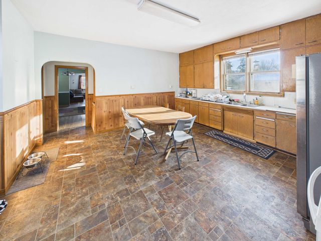 6 6th Avenue SE, Melrose, MN 56352