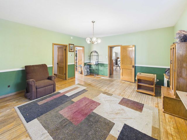 6 6th Avenue SE, Melrose, MN 56352