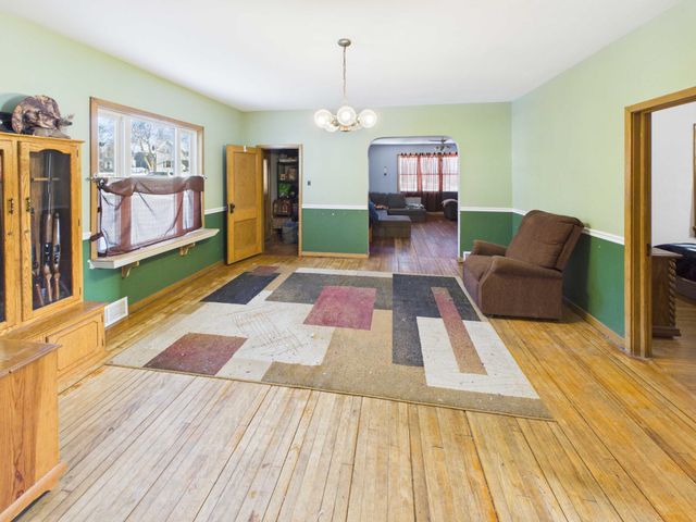 6 6th Avenue SE, Melrose, MN 56352