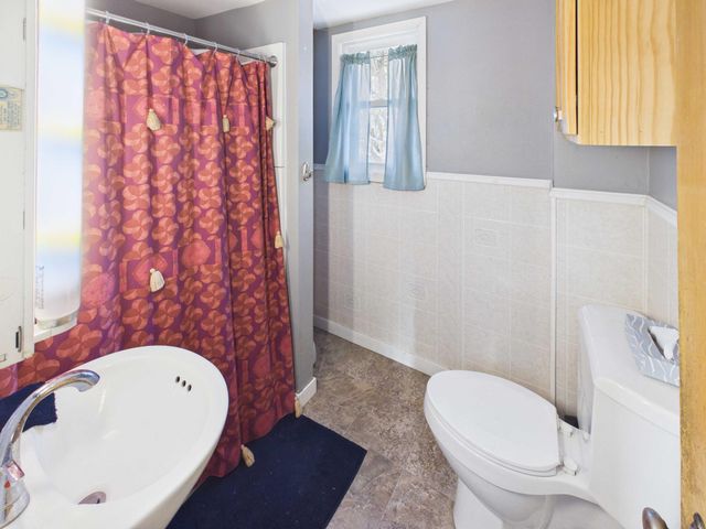 6 6th Avenue SE, Melrose, MN 56352