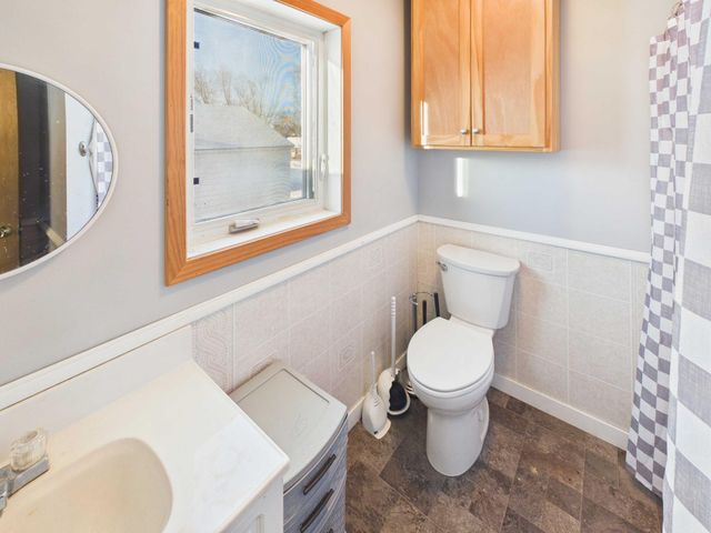 6 6th Avenue SE, Melrose, MN 56352