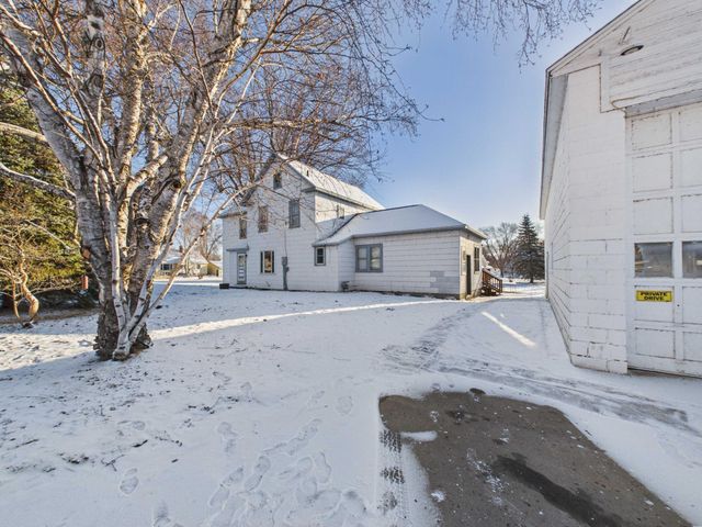 6 6th Avenue SE, Melrose, MN 56352