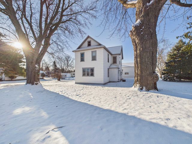 6 6th Avenue SE, Melrose, MN 56352