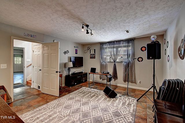 110 Vanderbilt Drive, Johnson City, TN 37601