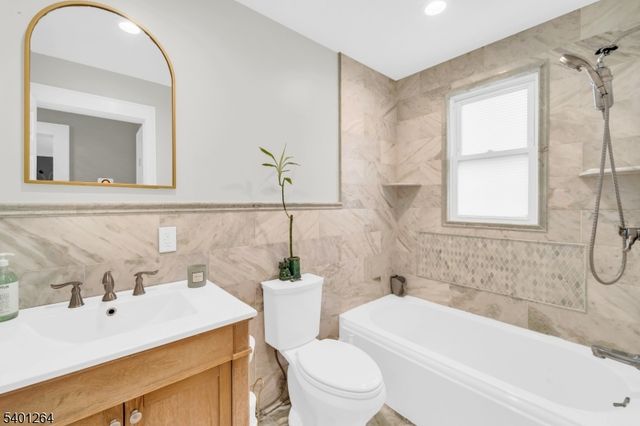 28 Niagara St, Dumont Boro, NJ 07628