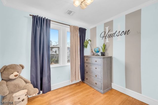 28 Niagara St, Dumont Boro, NJ 07628