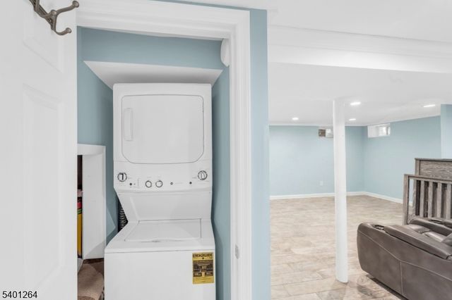 28 Niagara St, Dumont Boro, NJ 07628