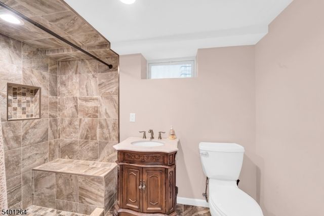 28 Niagara St, Dumont Boro, NJ 07628