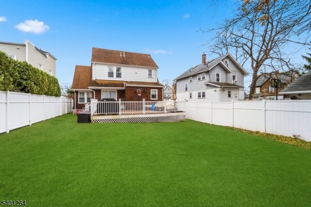 28 Niagara St, Dumont Boro, NJ 07628