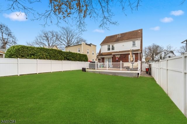 28 Niagara St, Dumont Boro, NJ 07628