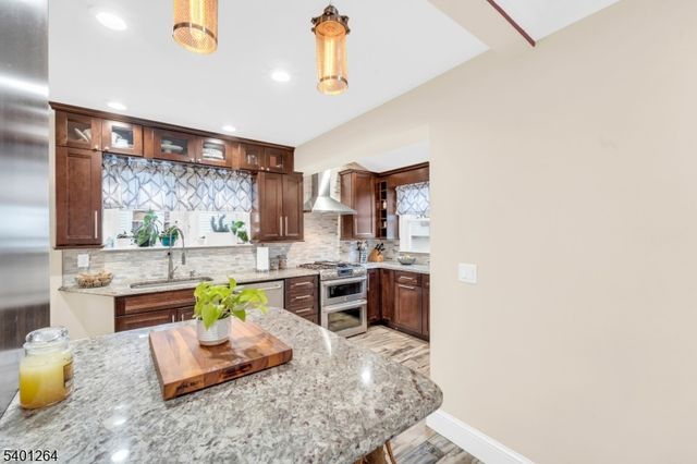 28 Niagara St, Dumont Boro, NJ 07628