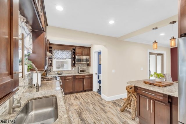 28 Niagara St, Dumont Boro, NJ 07628