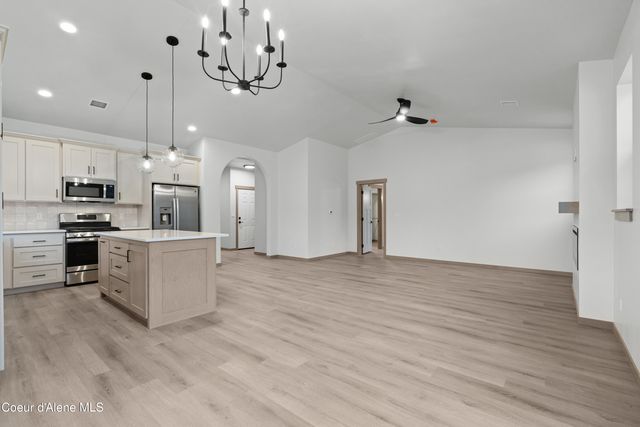 1971 E Yellow Pine Ave, Athol, ID 83801