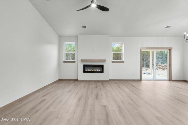 1971 E Yellow Pine Ave, Athol, ID 83801