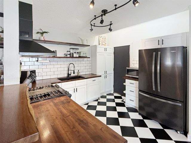 683 27th Street, Des Moines, IA 50312