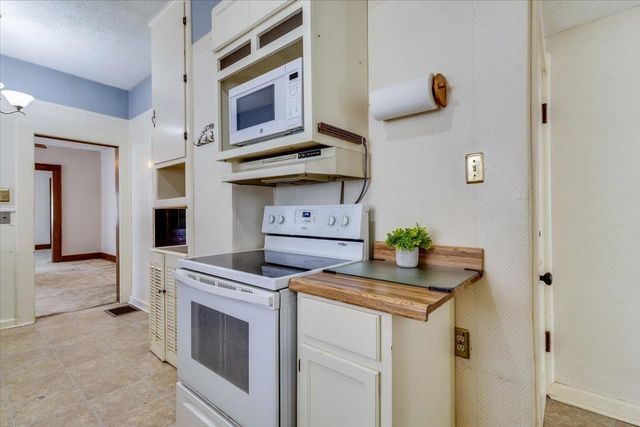3509 E 2nd St. N., Wichita, KS 67208