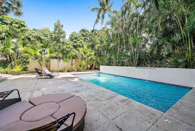 4110 Washington Road, West Palm Beach, FL 33405