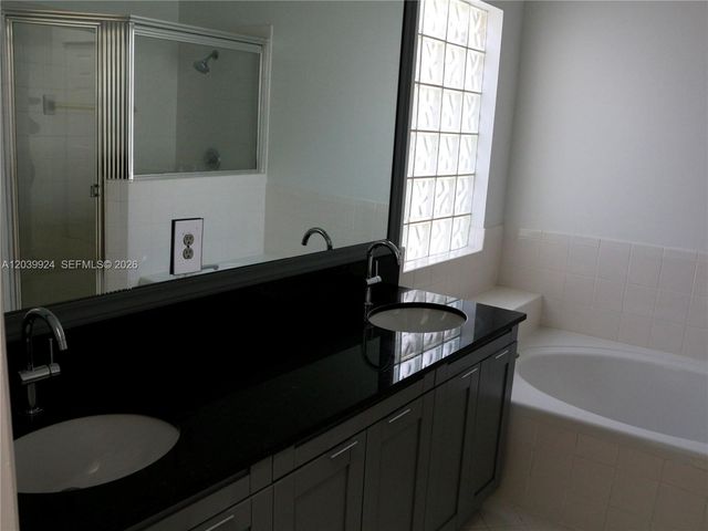 17124 NW 10th St, Pembroke Pines, FL 33028