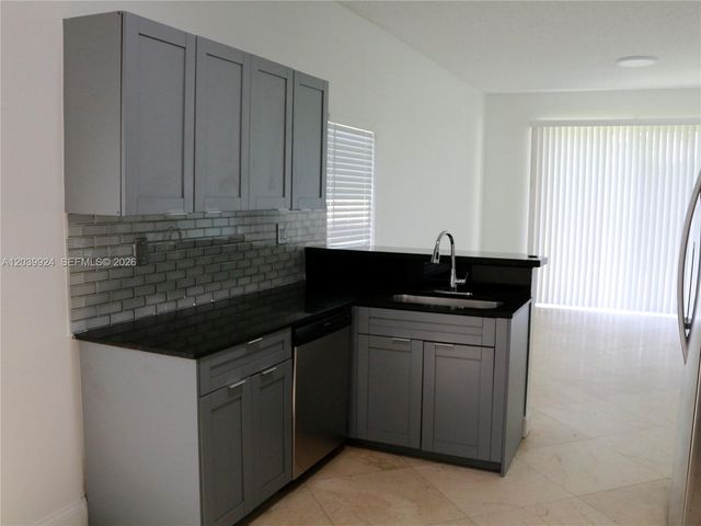 17124 NW 10th St, Pembroke Pines, FL 33028