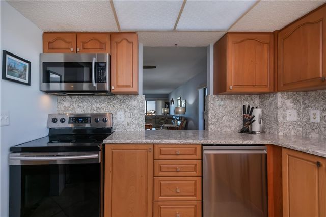 1001 BENJAMIN FRANKLIN DRIVE 406, Sarasota, FL 34236