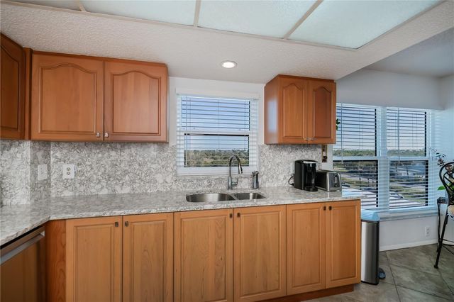 1001 BENJAMIN FRANKLIN DRIVE 406, Sarasota, FL 34236