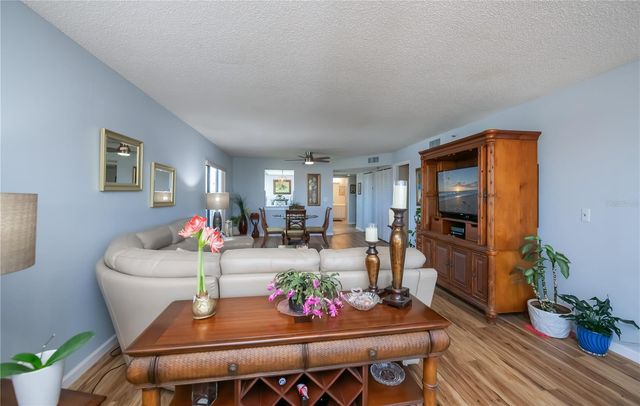 1001 BENJAMIN FRANKLIN DRIVE 406, Sarasota, FL 34236