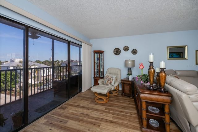 1001 BENJAMIN FRANKLIN DRIVE 406, Sarasota, FL 34236