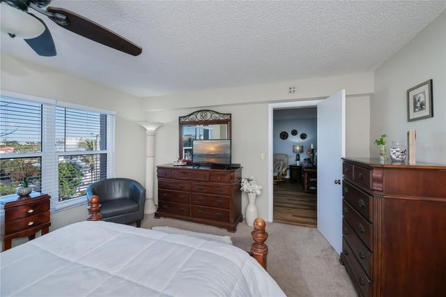 1001 BENJAMIN FRANKLIN DRIVE 406, Sarasota, FL 34236