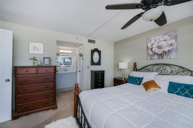 1001 BENJAMIN FRANKLIN DRIVE 406, Sarasota, FL 34236