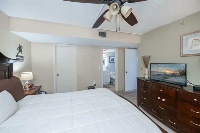 1001 BENJAMIN FRANKLIN DRIVE 406, Sarasota, FL 34236