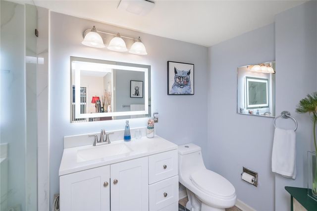 1001 BENJAMIN FRANKLIN DRIVE 406, Sarasota, FL 34236