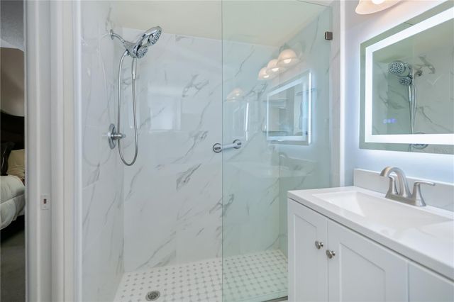 1001 BENJAMIN FRANKLIN DRIVE 406, Sarasota, FL 34236