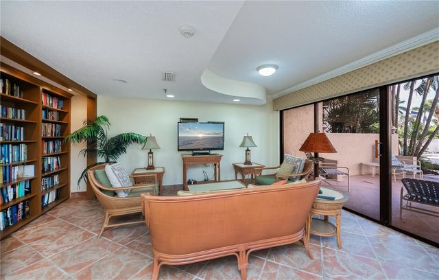 1001 BENJAMIN FRANKLIN DRIVE 406, Sarasota, FL 34236