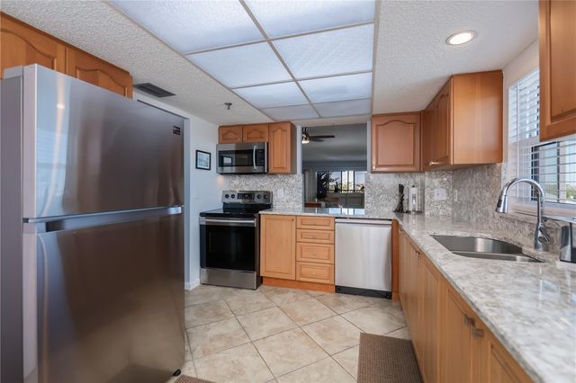 1001 BENJAMIN FRANKLIN DRIVE 406, Sarasota, FL 34236