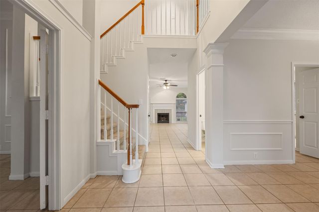 107 N N Sunny Slope Circle, The Woodlands, TX 77381