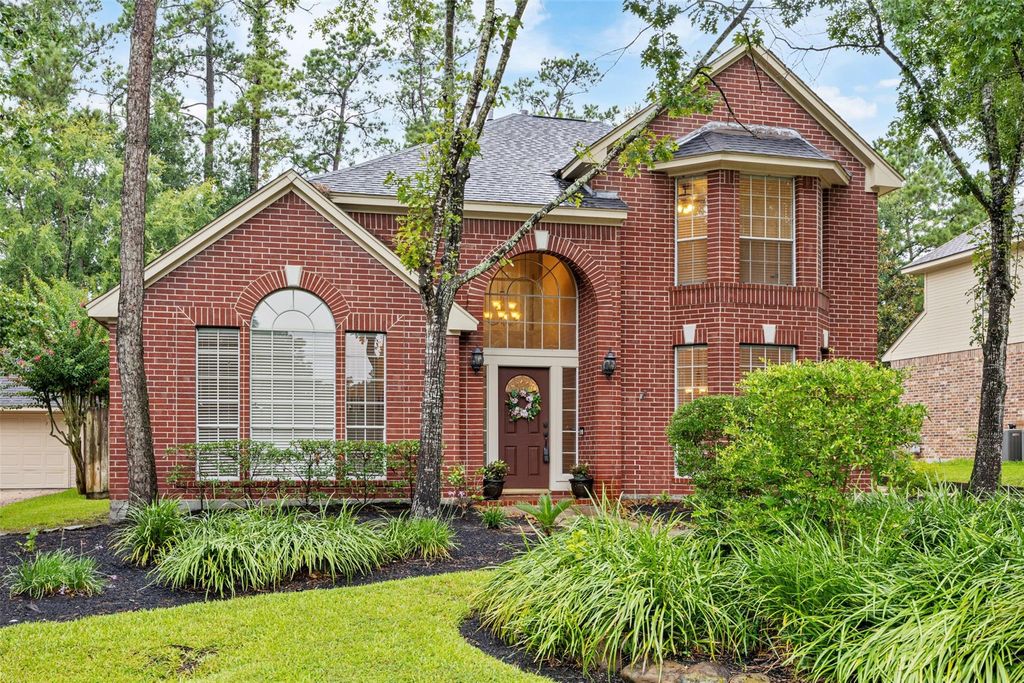 107 N N Sunny Slope Circle, The Woodlands, TX 77381