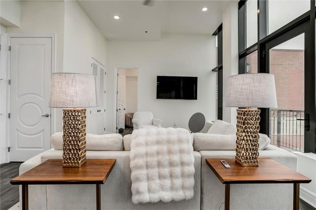 2940 Baltimore Avenue 1505, Kansas City, MO 64108