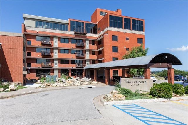 2940 Baltimore Avenue 1505, Kansas City, MO 64108