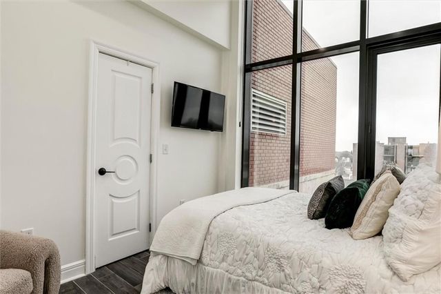 2940 Baltimore Avenue 1505, Kansas City, MO 64108