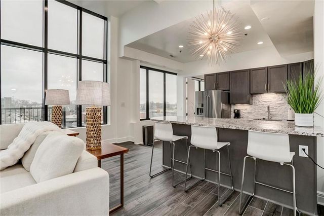 2940 Baltimore Avenue 1505, Kansas City, MO 64108